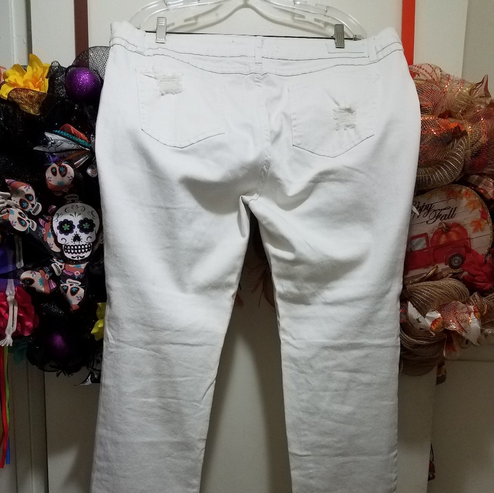 Pants - Picture 3 of 4